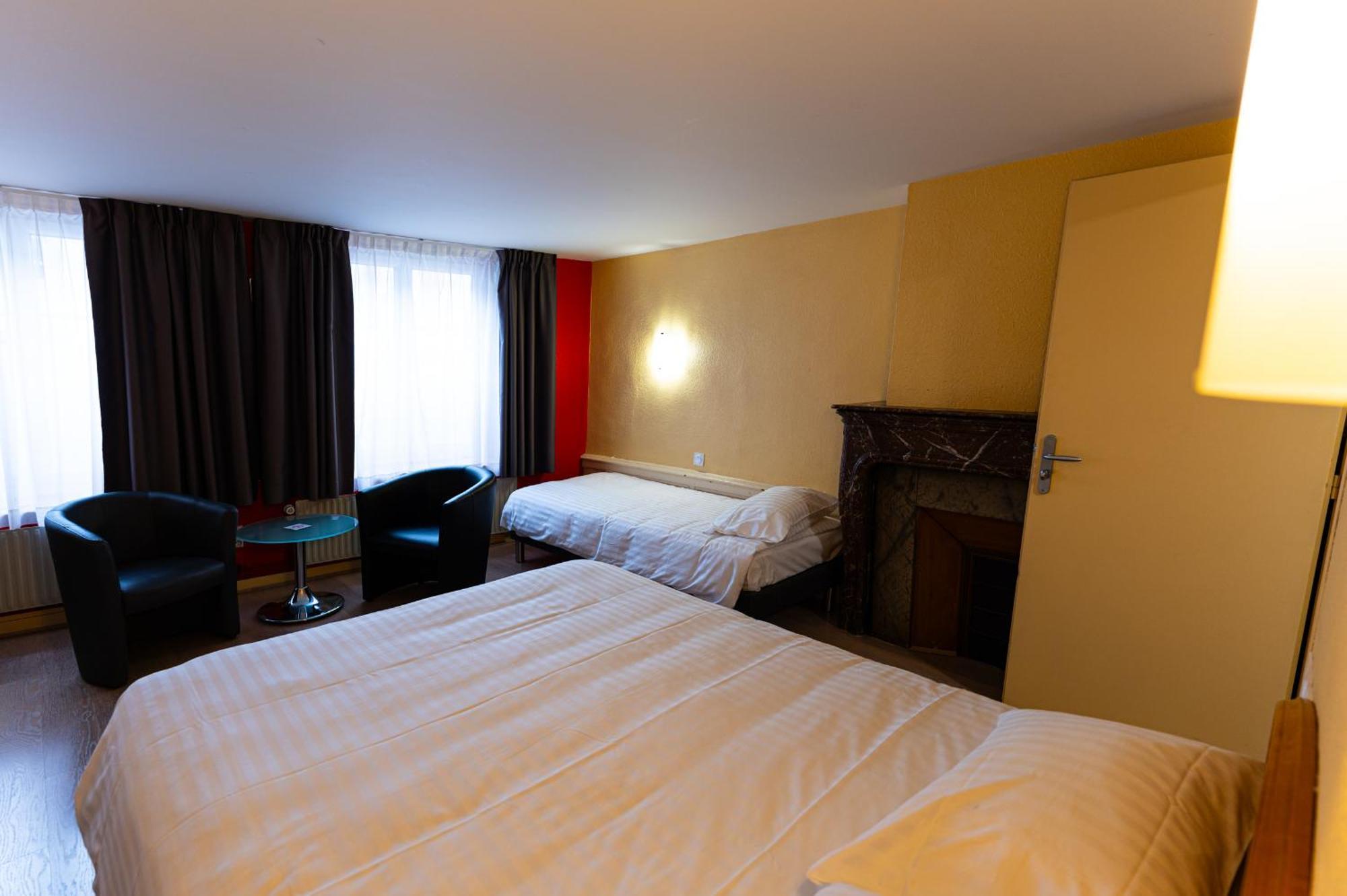 Cheval De Bronze Hotel