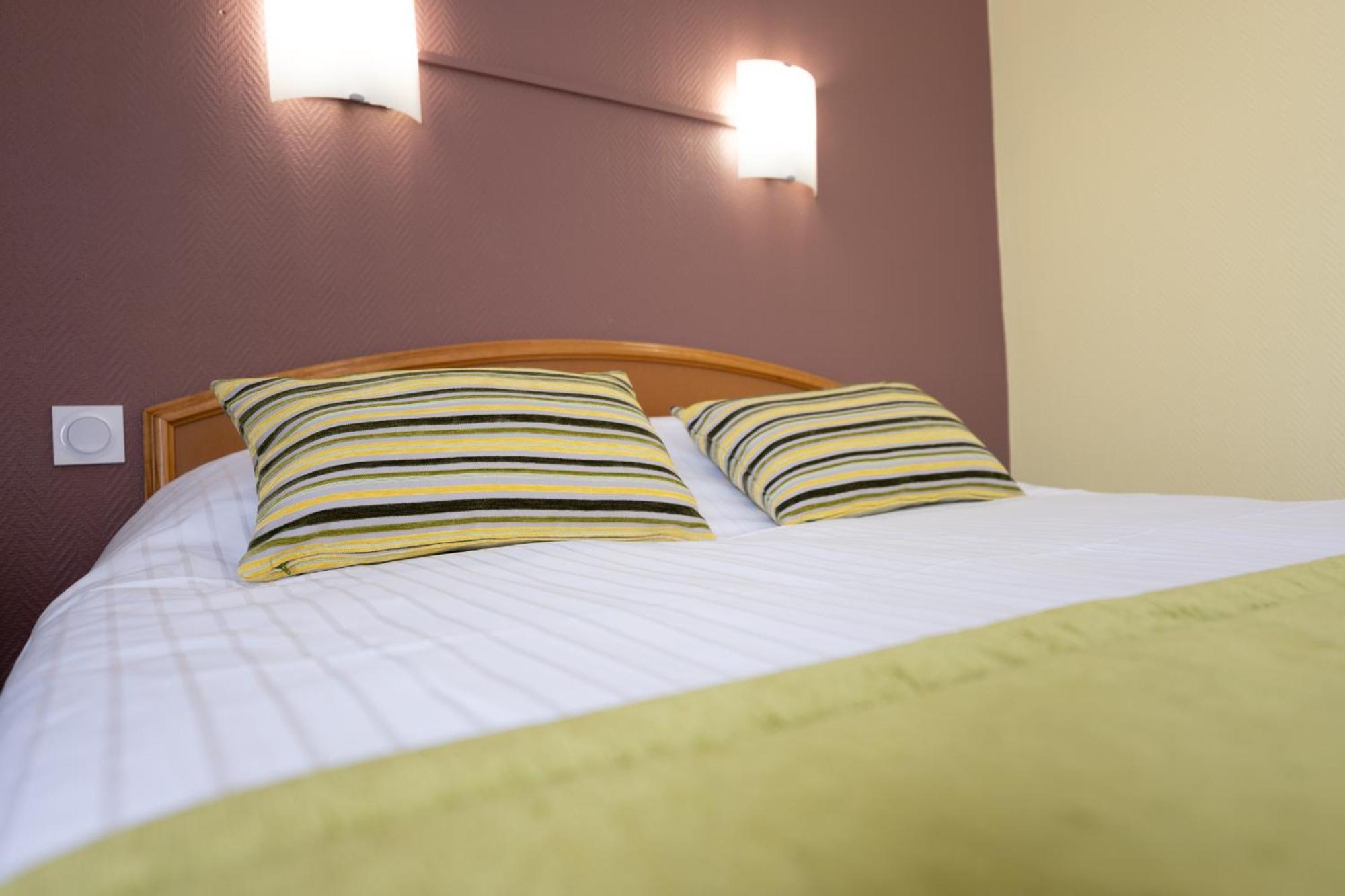 Hotel Cheval De Bronze 2*