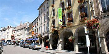 Cheval De Bronze Hotel